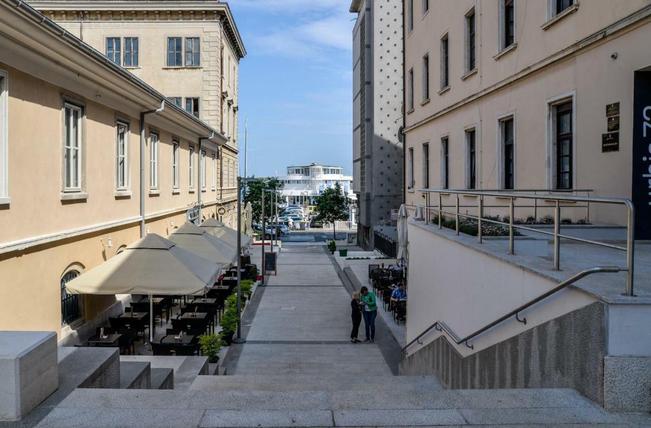 Apartment Rubix Pula Buitenkant foto